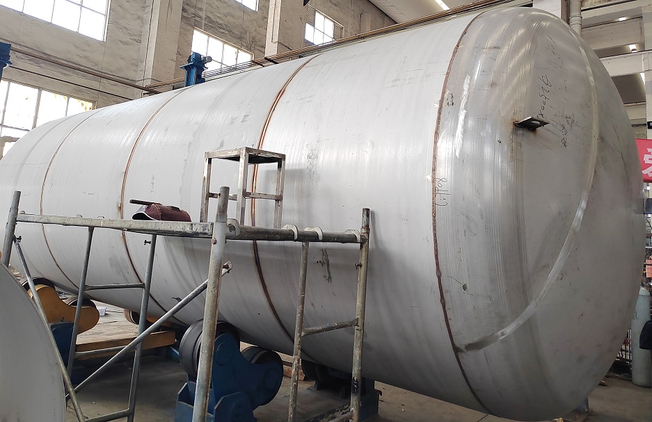 不銹鋼儲罐強(qiáng)大的腐蝕抵抗力，卓越的耐用性和清潔性