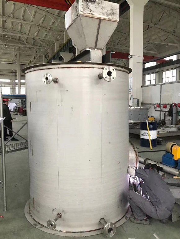 如何設(shè)計安全可靠的尿素溶液儲罐并進行應(yīng)用