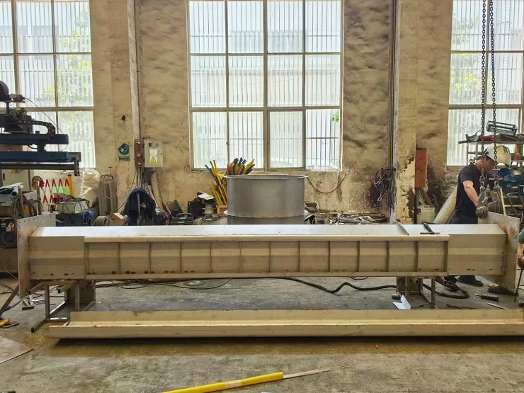 不銹鋼工業(yè)爐膽的制作材料的選擇