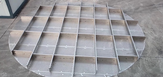 脫硫塔內(nèi)不銹鋼煙氣均布托盤的制作