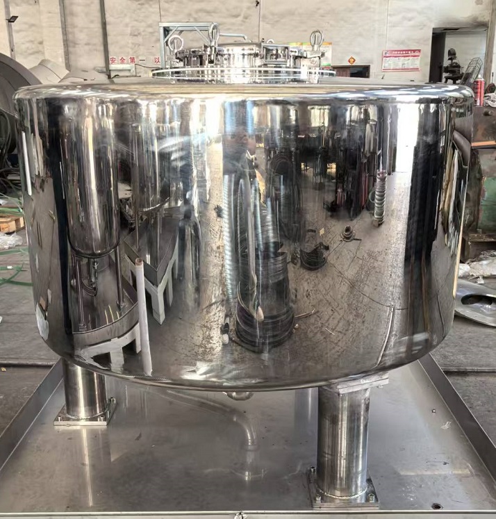 1765441653470772.jpg 316L不銹鋼食品級(jí)儲(chǔ)罐3.jpg